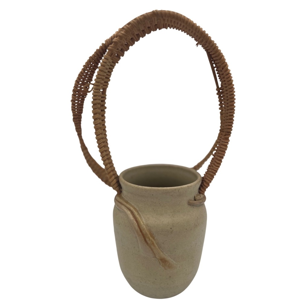 Mary Ashley Tan Pottery Vase Rustic Organic Rattan Handle Signed Hand Thrown‎